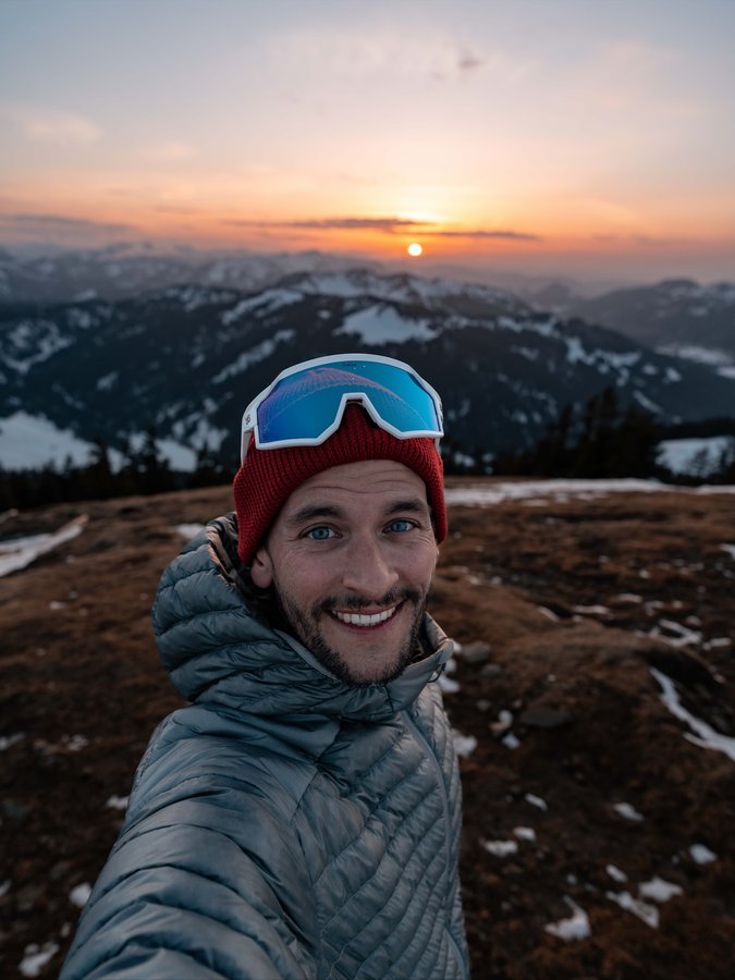 Instagram post by @iambastiano for SunGod. Caption reads: sunset bliss 🥹

cold mornings and evenings, snow....