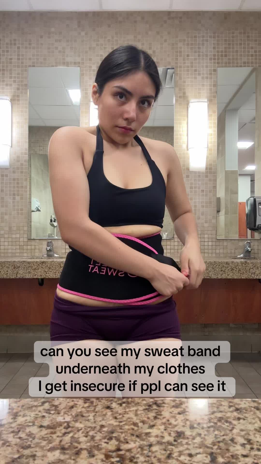 TikTok post by @saraa_conde for Sweet Sweat. Caption reads: @Sweet Sweat #sweetsweat #sweat #sweatband #cardio....