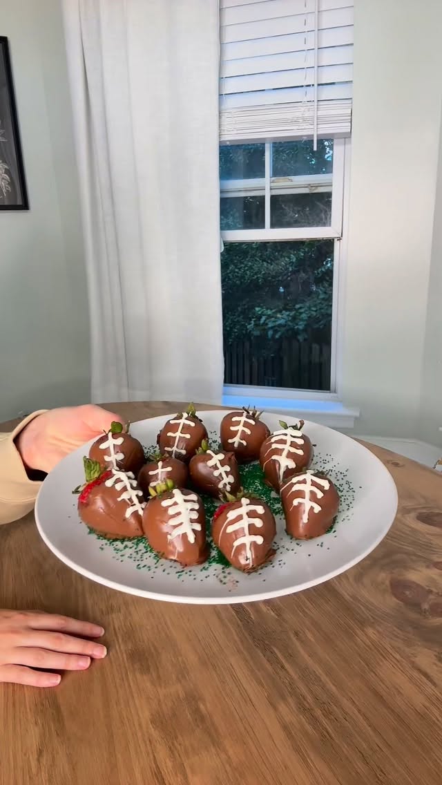 Instagram post by @tiniyounger for Chinet. Caption reads: Watch parties made easy with @mychinet 🏈😋....