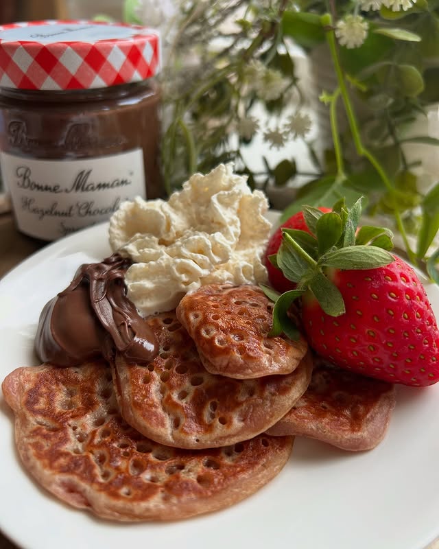 Instagram post by @sugar_dust_fairy for Hello Yummy Box. Caption reads: [...] Never thought I’d say that 😂 AD -....