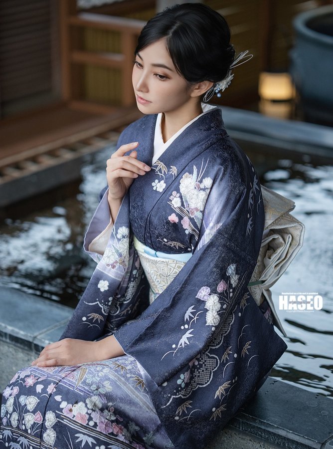 Instagram post by @haseo_hasegawa for Viltrox. Caption reads: 凄いレンズが出ました
VILTROX AF 56mm F1.2 [...].