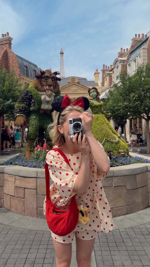Instagram post by @indiaamoon for Walt Disney World. Caption reads: [...] 📸💌 @britishairwaysholidays....