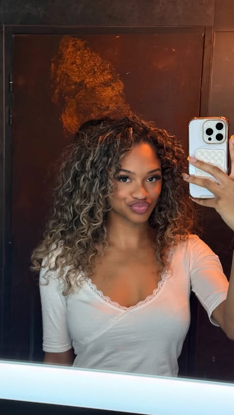 Instagram post by @thianneb for Erborian. Caption reads: 🎓 @yvesrocherfr @erborian @garnierfr @calvinklein....