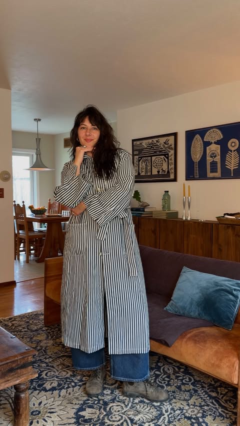 Instagram post by @taylerworrell for Blundstone. Caption reads: [...] 
Tee: @uniqlousa Mini Tee 
Boots:....