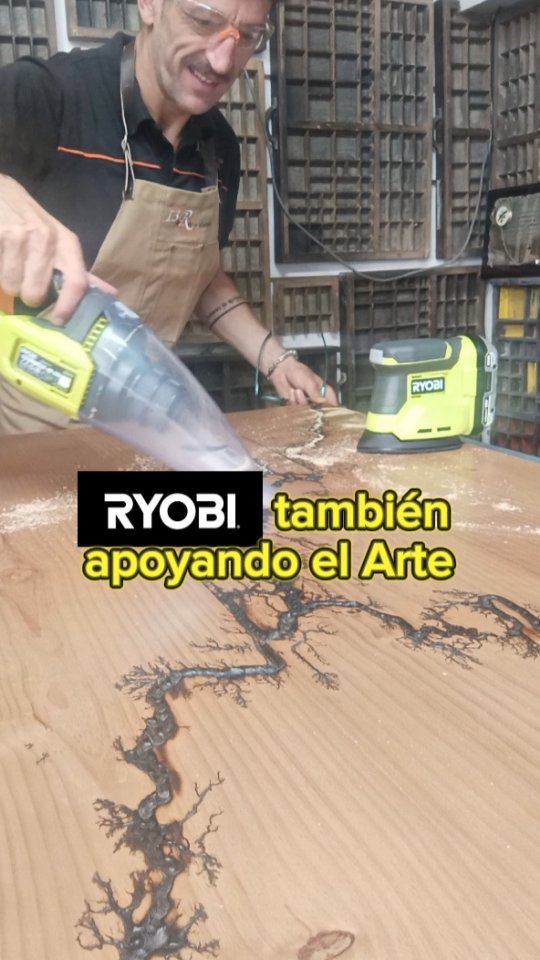 Instagram post by @i3r_artefuncional for Ryobi Tools. Caption reads: Ahora podéis encontrár está super oferta en....