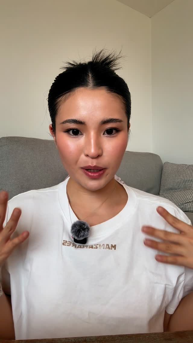 Instagram post by @ta3kim444 for Givenchy Beauty. Caption reads: para las girlies que buscan un polvo ligero para....