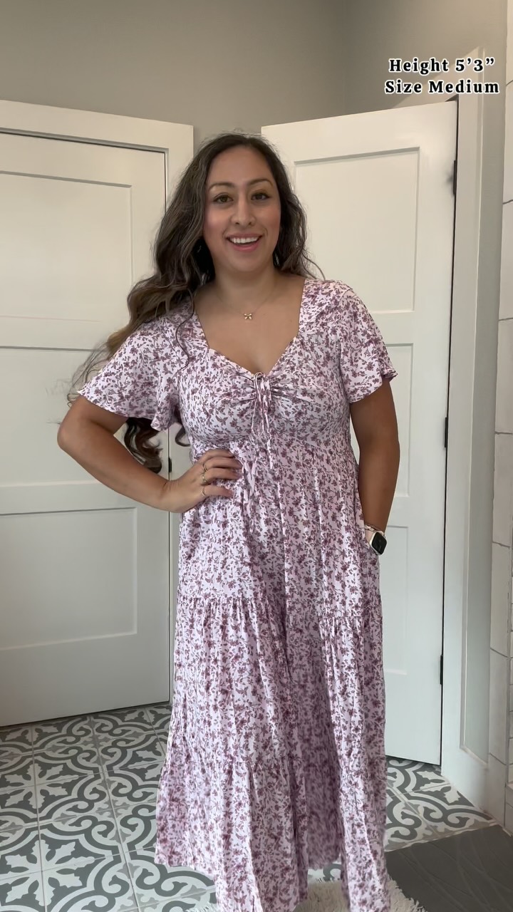 Instagram post by @victoriabelliston for Bloomchic. Caption reads: Mid-size girl approved flowy dresses with and....