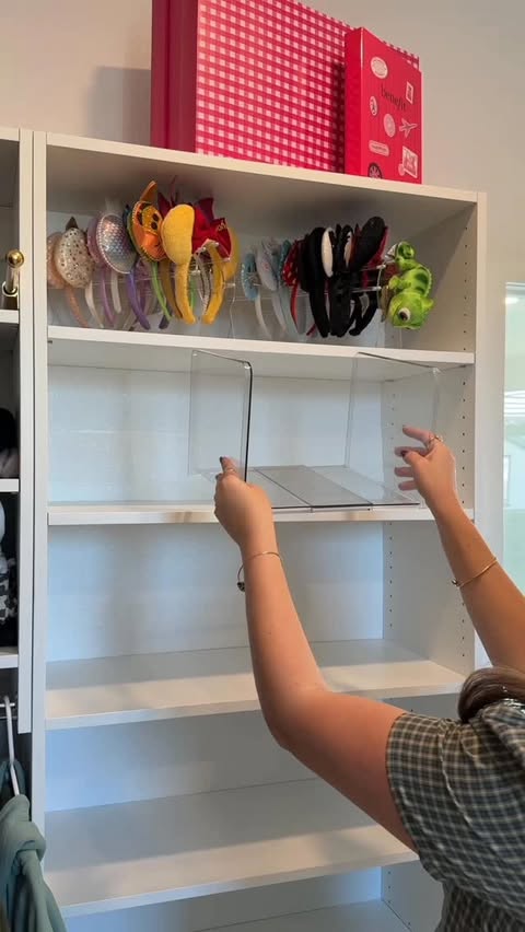 Instagram post by @sunkissed.mama for Modular Closets. Caption reads: Set up my fall/winter closet with @Modular Closets....