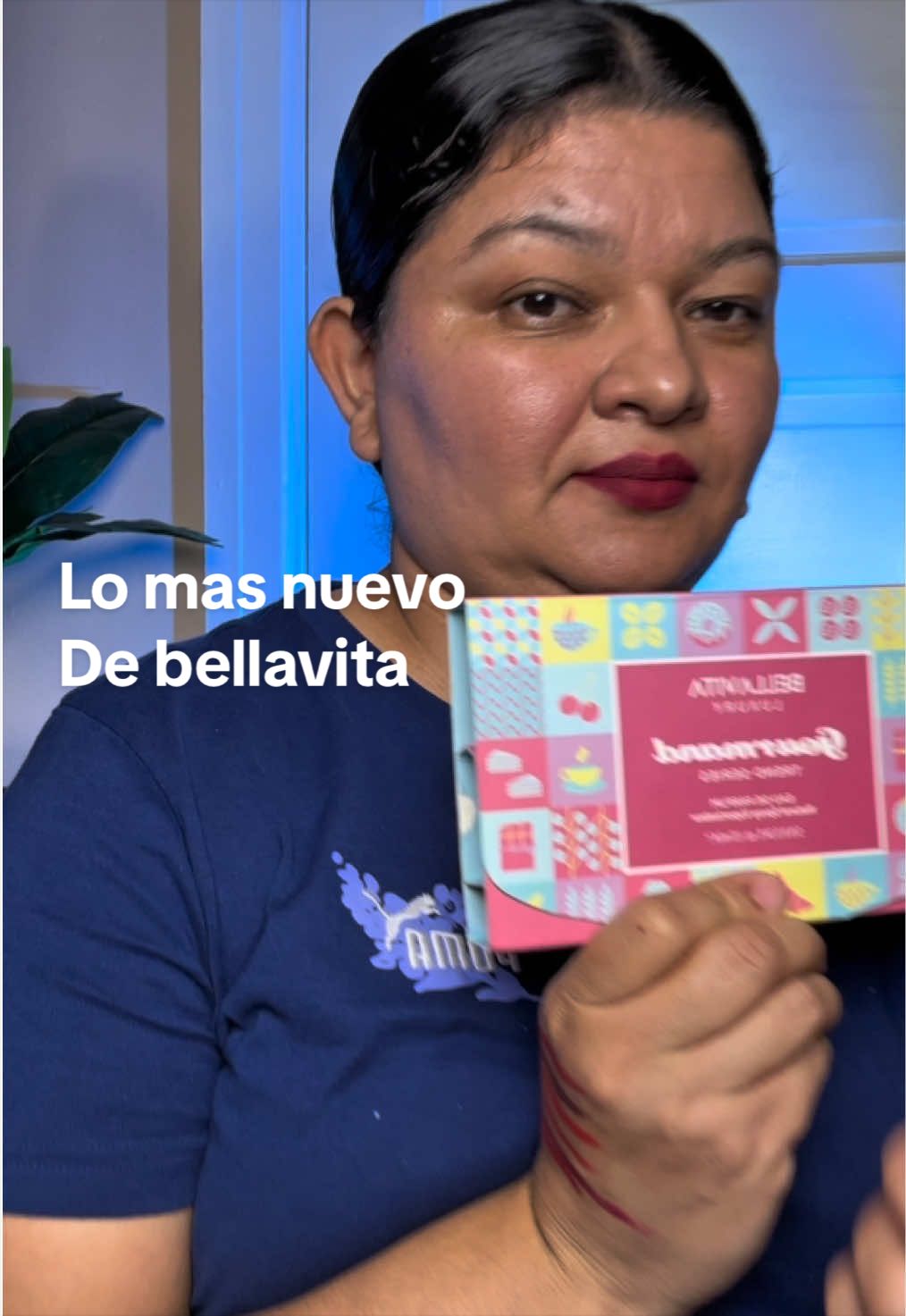TikTok post by @deyshabeauty for BellaVitashop. Caption reads: [...] #PerfumesParaMujer #PerfumeTok@BellaVitashop.