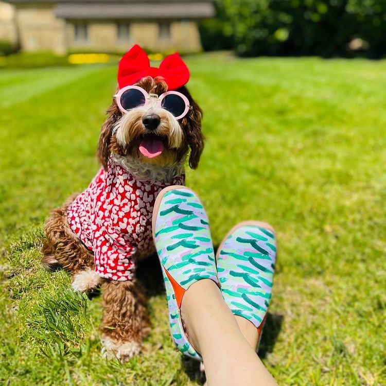 Instagram post by @rainbowheartdoodles for UIN Footwear. Caption reads: @uinfootwear shoes
Neon Kingdom Mijas II, 
Apple....