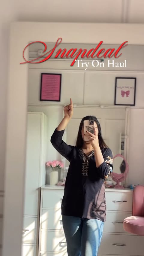 Instagram post by @_susmita_dey_official__ for Snapdeal. Caption reads: Comment below for link 🔗 #snapdeal #explore #ad....