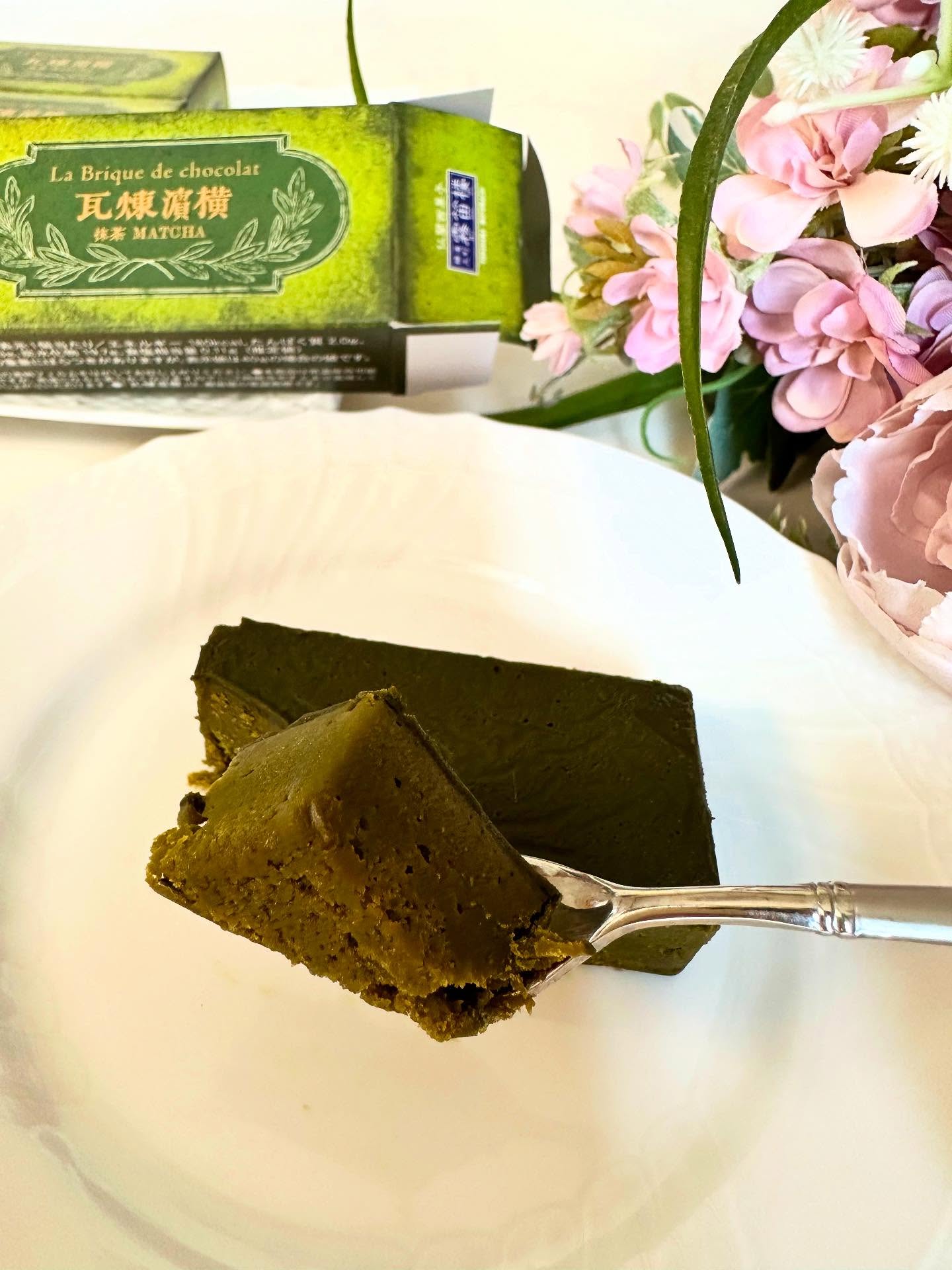 Instagram post by @yumi.teabookgreen for Mutekiro. Caption reads: チョコも抹茶も💕～
 
ハードワーク等で疲れた時、
チョコレートのパワーチャージが分かりやすくて
....