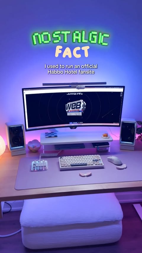 Instagram post by @astronuggie for Opera. Caption reads: [...] life on the internet as we rewind with....