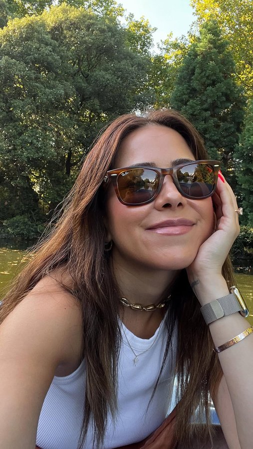 Instagram post by @ecetargit for Cambly. Caption reads: [...] English today with a little help from....