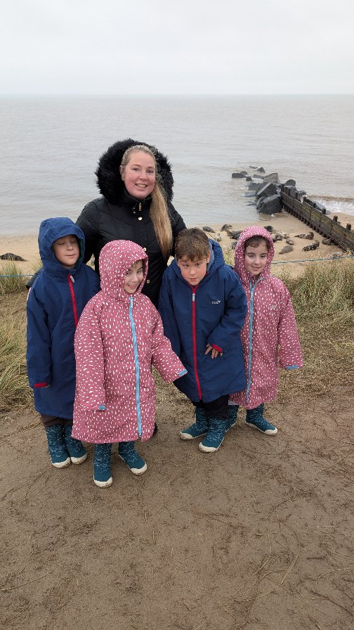 Instagram post by @quadsagainsttheodds for VIVOBAREFOOT. Caption reads: [...] us warm @muddypuddlesuk and @vivobarefoot....