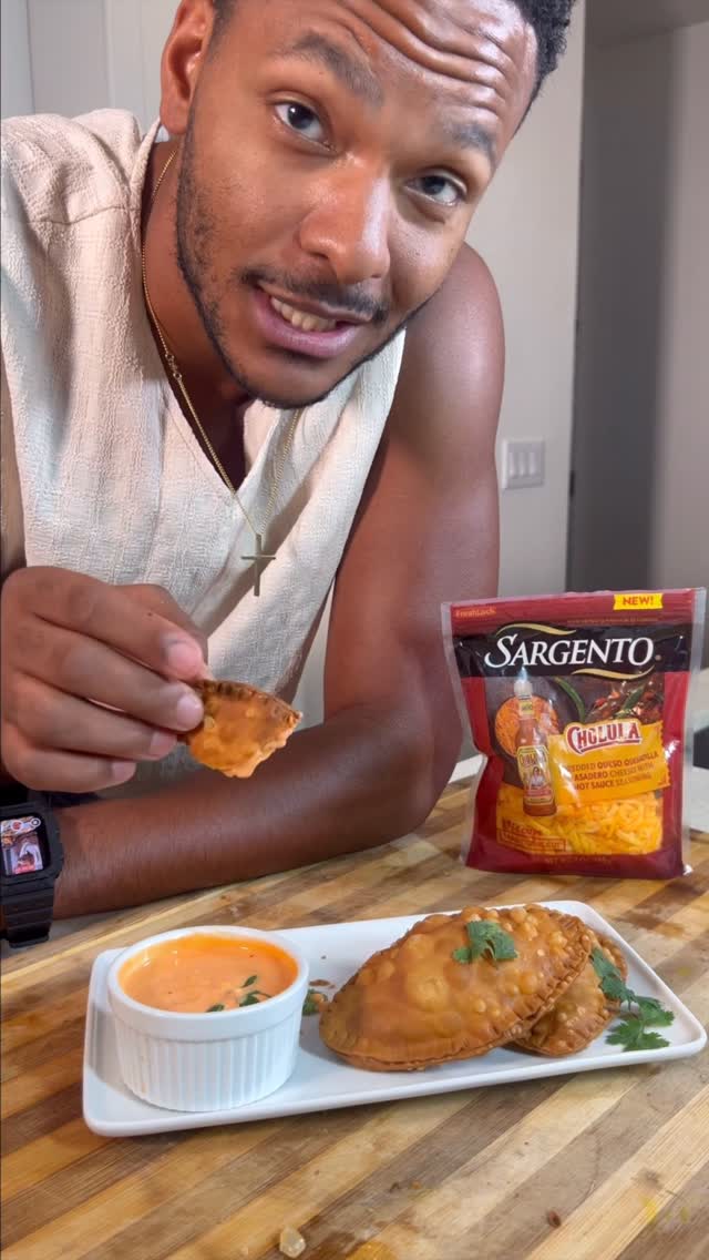 Instagram post by @chefkolbykash for Sargento. Caption reads: #SargentoPartner These Spicy Mini Empanadas are....