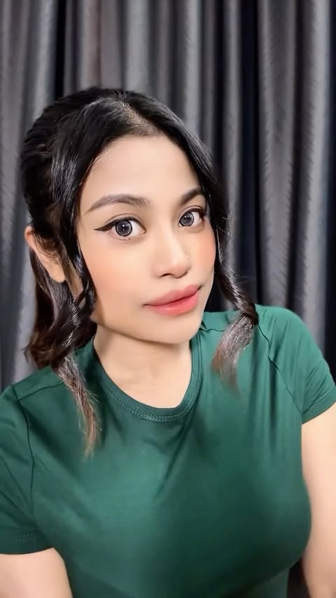 Instagram post by @ninarazman_ for Shopee Malaysia. Caption reads: Not me opening Shopee every Friday just to....
