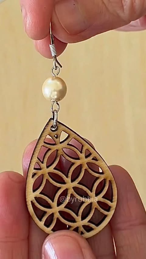 Instagram post by @byrubbia for xTool. Caption reads: [...] to perfection 🌿
Created using the xTool M1....