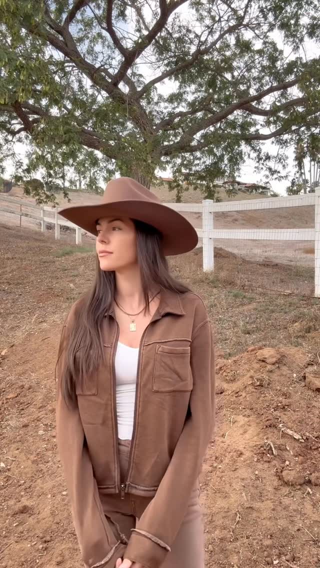 Instagram post by @shaynamarie for Flag & Anthem. Caption reads: It’s finally feeling like fall this week and I’m....