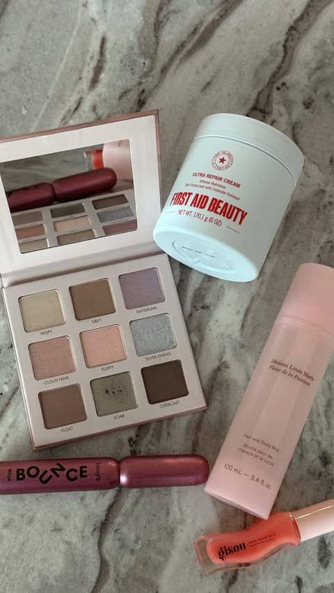 Instagram post by an influencer for IPSY. Caption reads: The best party is getting ready @ipsy 💕....