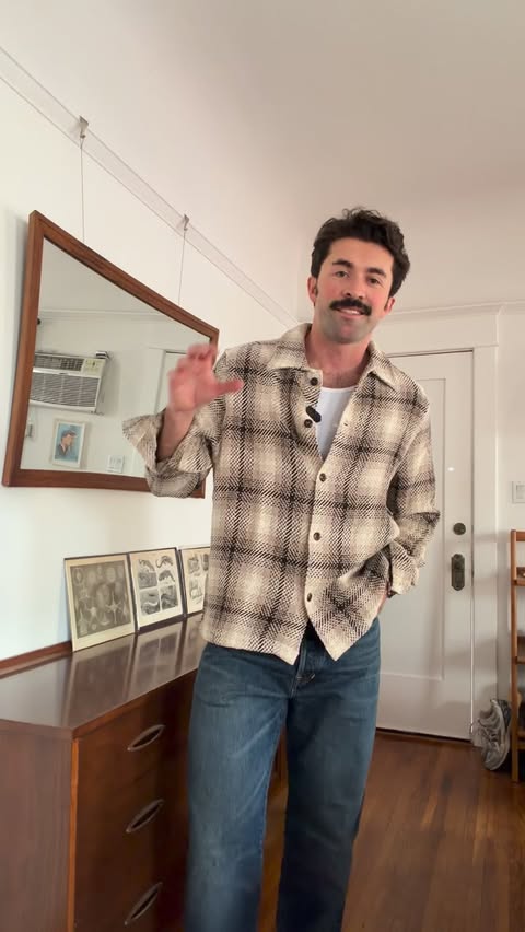 Instagram post by @edgyalbert for Stitch Fix. Caption reads: [...] I leave the house, all styled by my Stitch....
