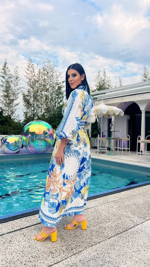 Instagram post by @yvonne.sokias for Gingham and Heels. Caption reads: [...] and new beauty to all that is.....