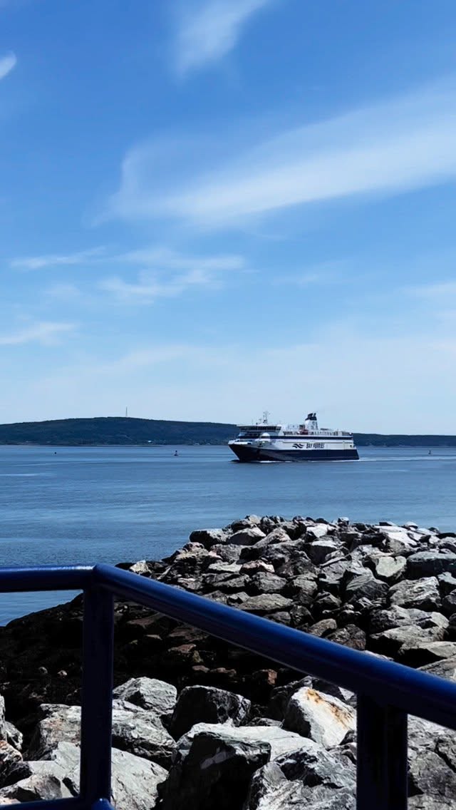 Instagram post by @gl0w_with_me for Coreelle. Caption reads: When packing for a trip, it can be stressful for....