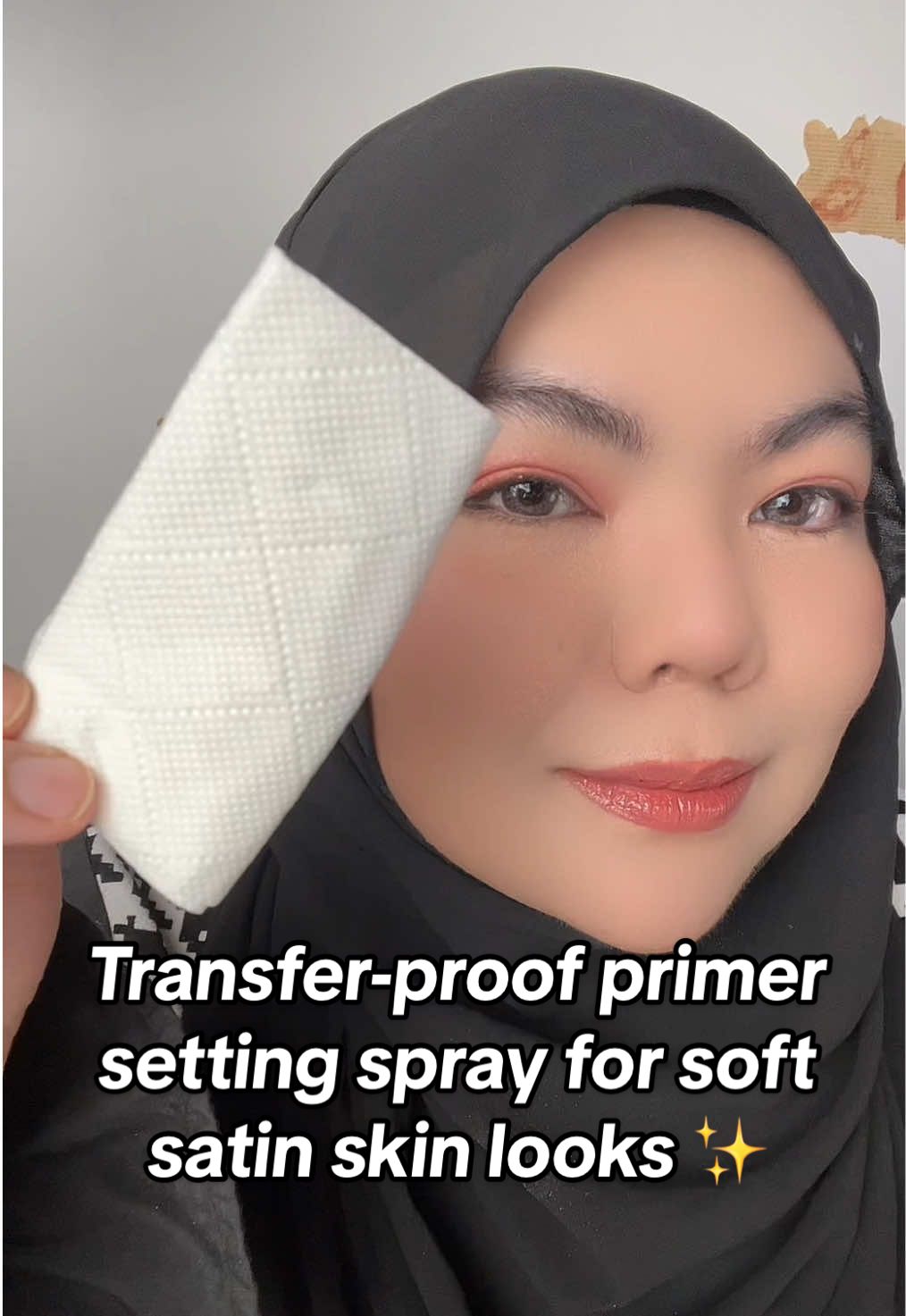 TikTok post by @crafynn for DAZZLE ME Malaysia. Caption reads: [...] 🤩 #dazzlememy #newsettingspray @DAZZLE ME....