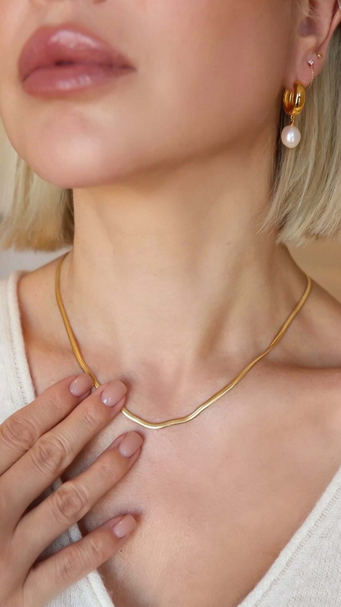 Instagram post by @roses_cloud for Linjer Jewelry. Caption reads: Getting ready is more than just the outfit, it’s....