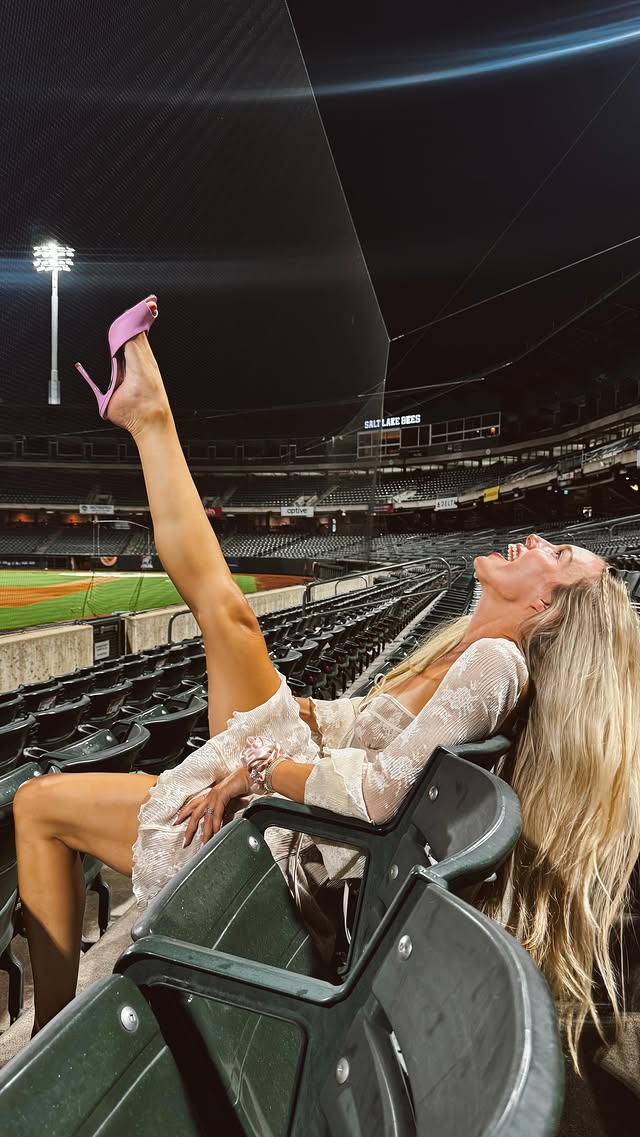 Instagram post by @shleeanne for Kaxi. Caption reads: in honor of @kaxi.co homecoming & the creators of....