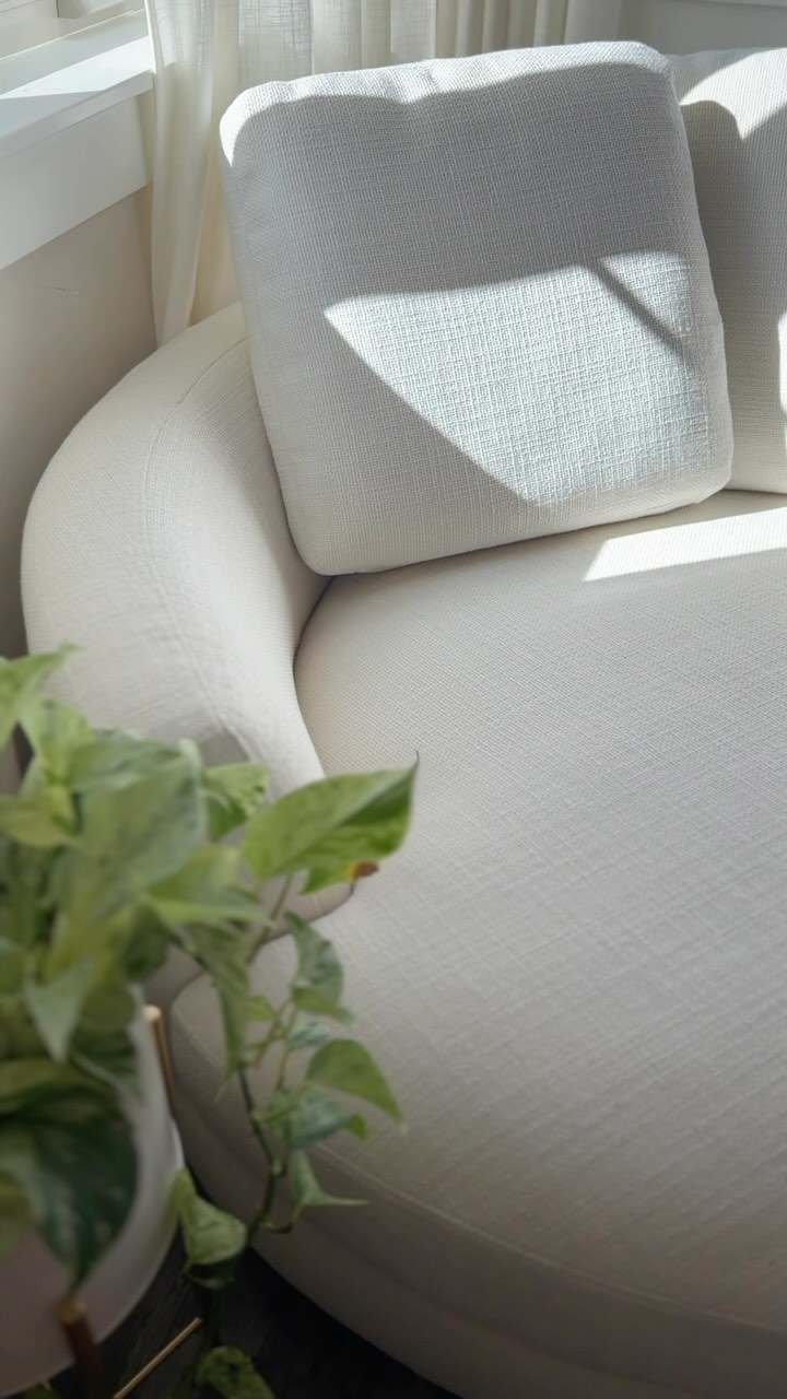 Instagram post by @taylorwynn for Castlery. Caption reads: reading nook of my dreams @castleryus AD 📚 ✨ in....