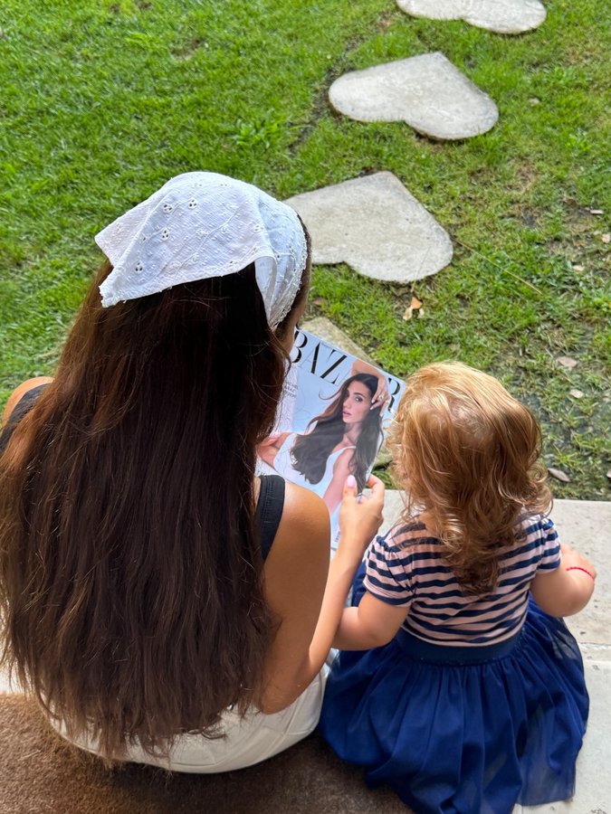 Instagram post by @rachelaraz for Moschino. Caption reads: Temmuz ayını kapatmayı unutmuşum. Son anda fark....