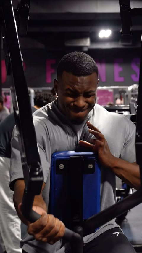 Instagram post by @chrisharriz for BPI Sports. Caption reads: [...] growing⚡️ @gymshark Code: CHRIS....