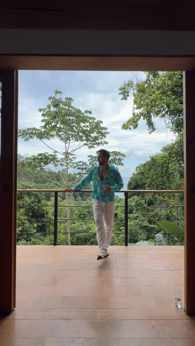 Instagram post by @moti for Lipton. Caption reads: half water, half @liptonusa tea concentrate - 100%....