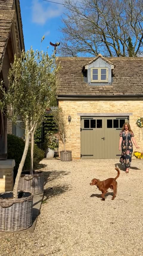Instagram post by @rocking_the_cotswolds for FARM Rio. Caption reads: [...] tea. Let’s be friends. Dresses: @farmrio....
