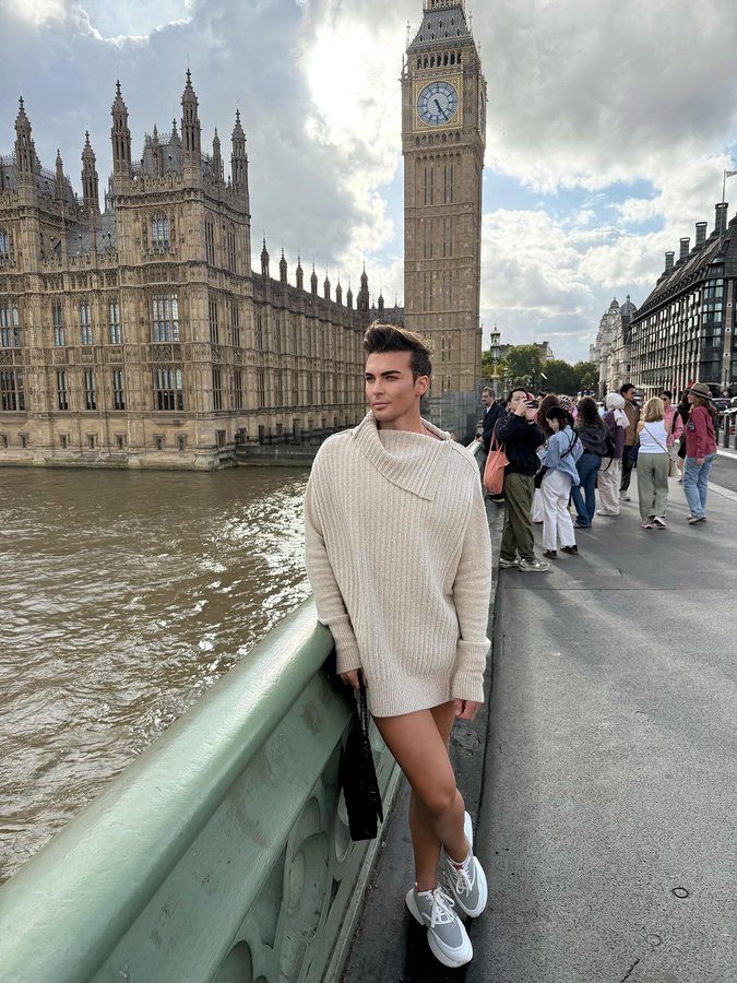 Instagram post by @vlad.hedonist for Hermès. Caption reads: Beautiful BigBen and London eye....