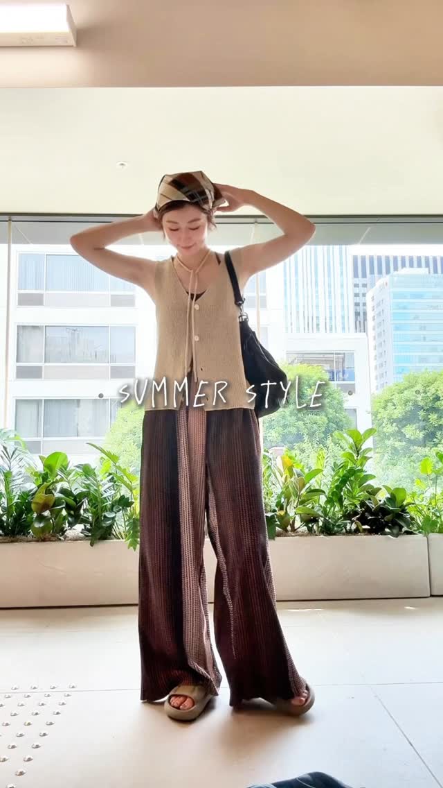 Instagram post by @__maaho__ for SELECT MOCA. Caption reads: もう日傘ない生活無理よね？🙃🔥
.
.
最近めちゃくちゃ愛用してるサマーニットベスト🫶🏻
@....