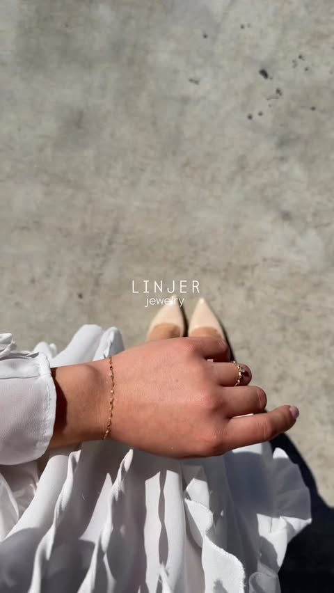 Instagram post by @olya_sholom_ for Linjer Jewelry. Caption reads: [...] offer for Mother’s Day! #linjerco....
