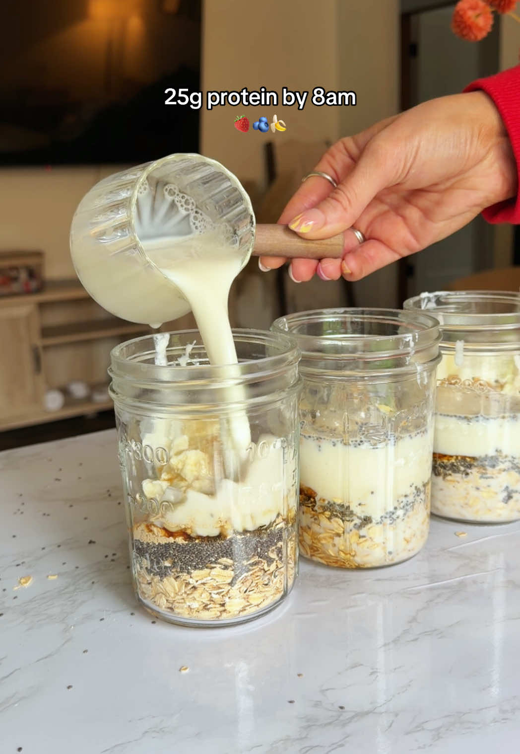 TikTok post by @realtalkcaitlin for Soligt. Caption reads: [...] #overnightoats #breakfastideas @Soligt....