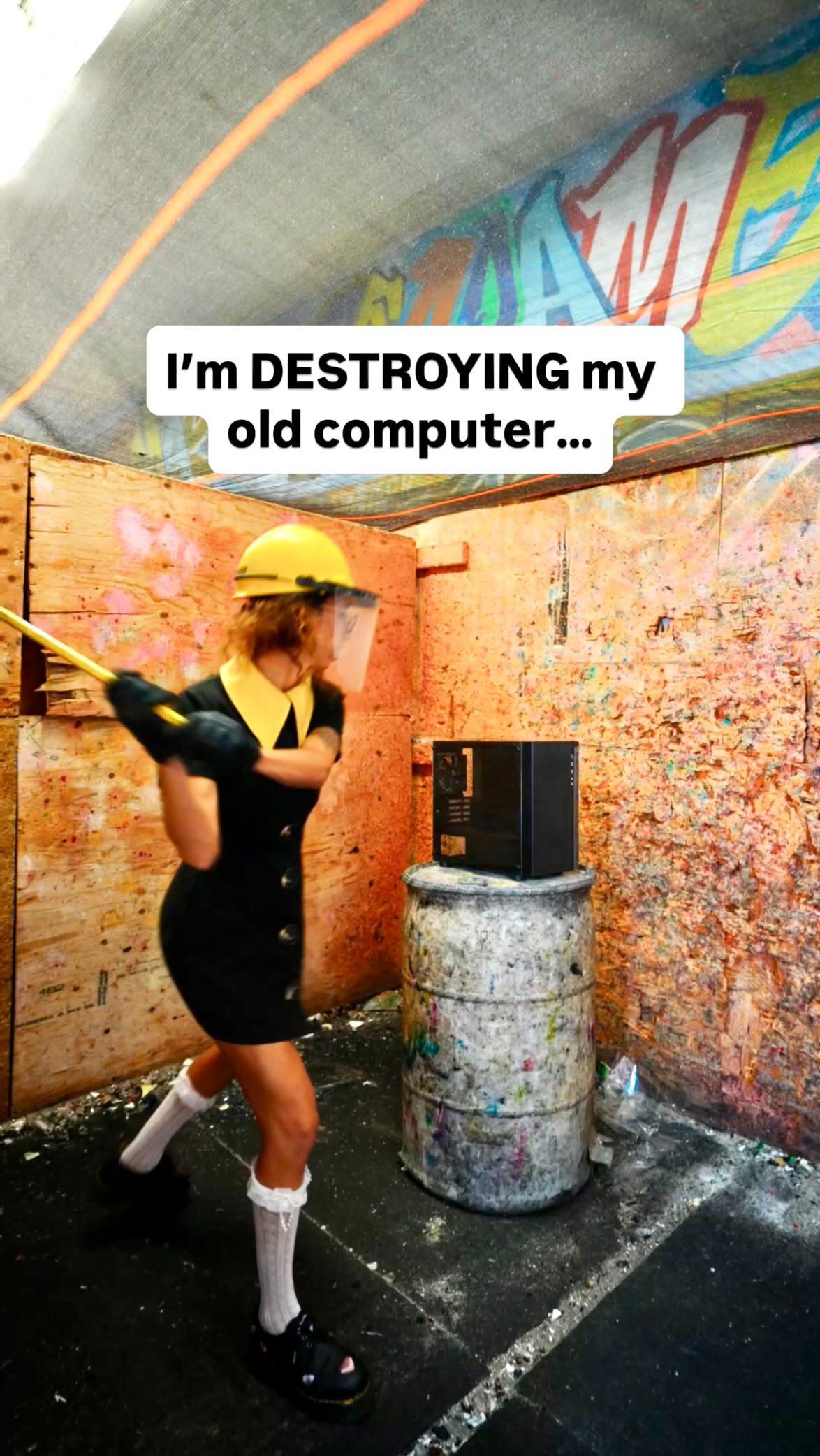 Instagram post by @em0n33y for Intel. Caption reads: ⬇️⬇️Everything you NEED TO KNOW about computer....