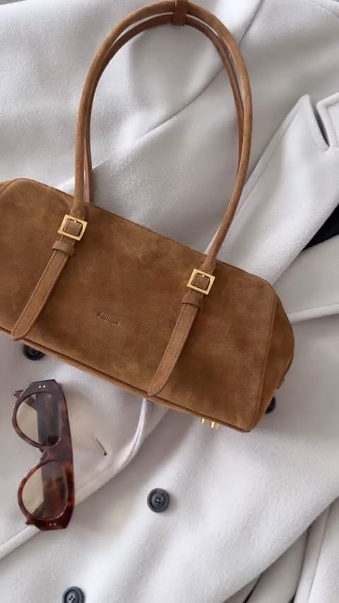 Instagram post by @rutaenroute for Fabrique. Caption reads: [...] to shop high quality pieces -....