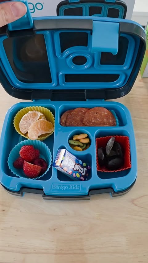 Instagram post by @_tomimariecook for Bentgo. Caption reads: 🎁✨ Making lunchtime magical with @bentgo this....