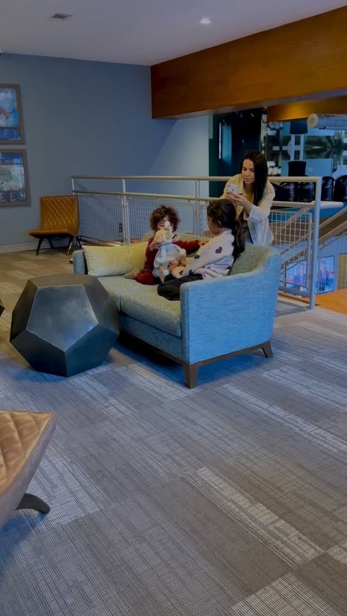 Instagram post by @claricecalazans for Ugreen. Caption reads: [...] storage full. But not anymore! 💚📸....