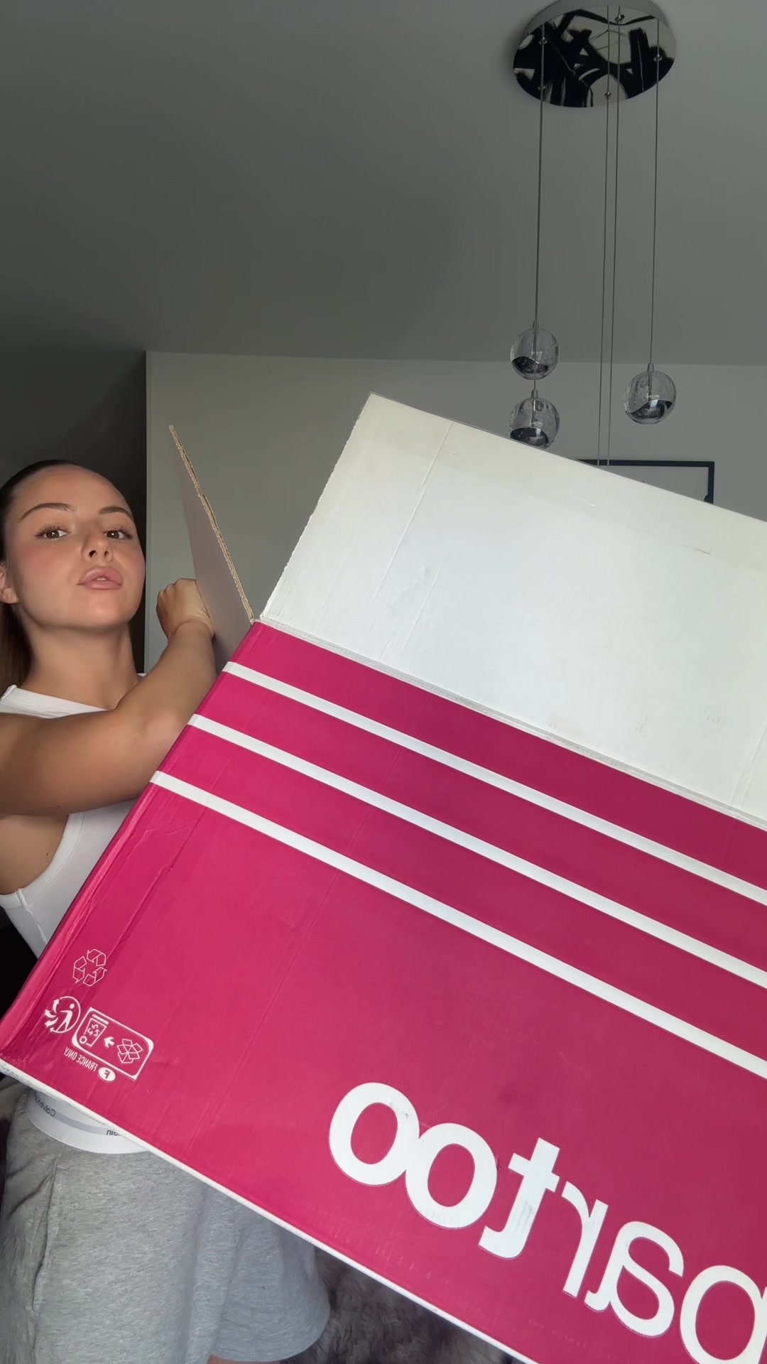 TikTok post by @juliaahlr for Spartoo. Caption reads: Hey @Spartootok 🤍🤍 (Produits offerts).