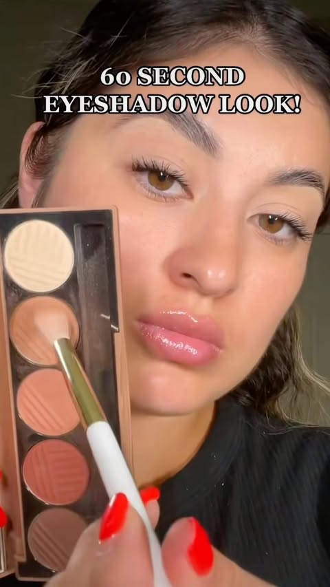 Instagram post by @saraitbeauty for Dose of Colors. Caption reads: Easy eyeshadow look under 60 seconds #doseofcolors....