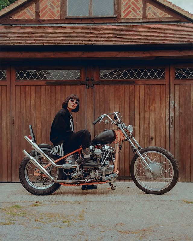 Instagram post by @eltattoo for Red Wing Heritage. Caption reads: El Bernardes, United Kingdom —

Riding her....