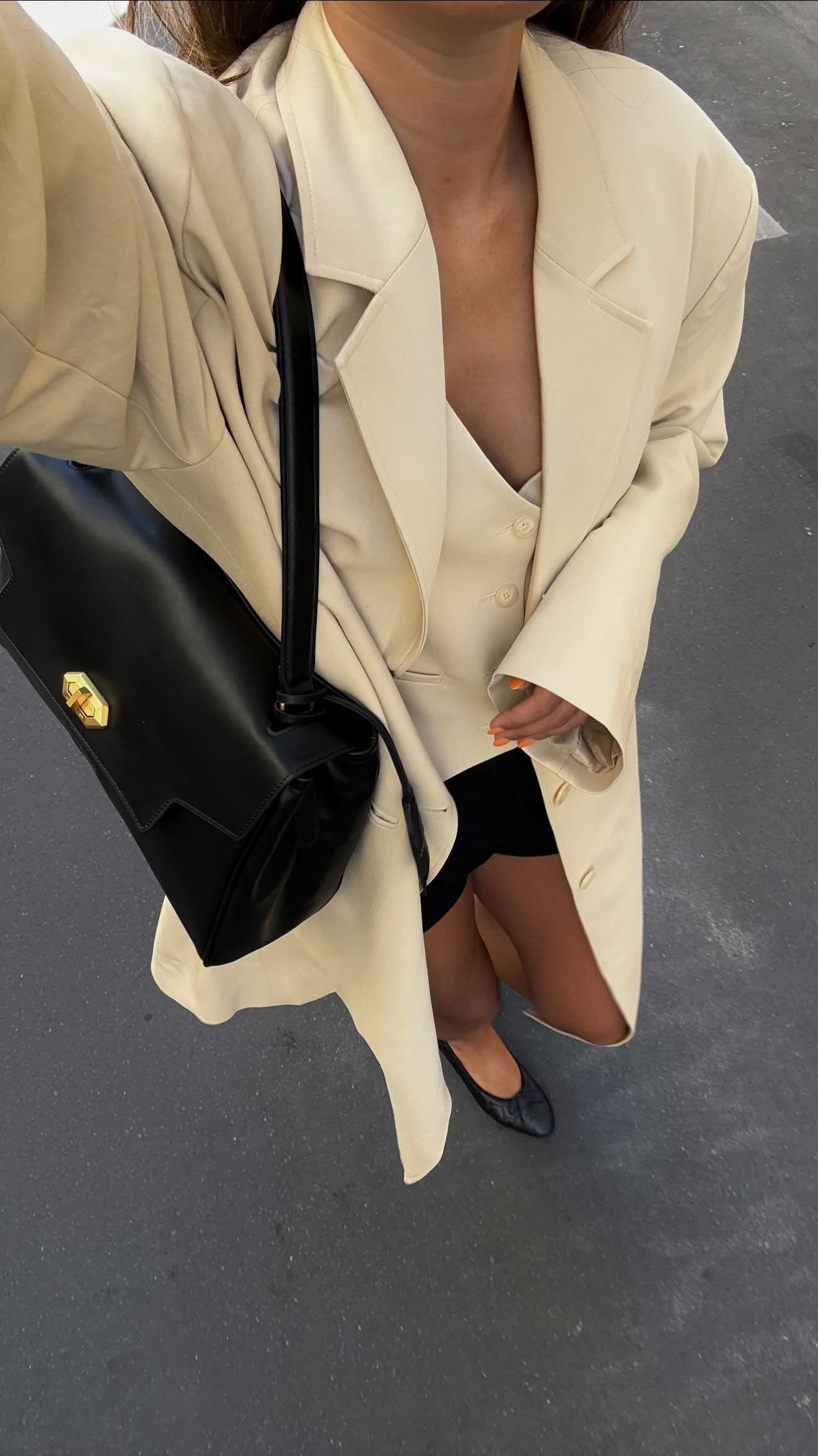 Instagram post by @wendyswan for Lancaster. Caption reads: I am a big bag girl 🖤
wearing the new Donna Grace....