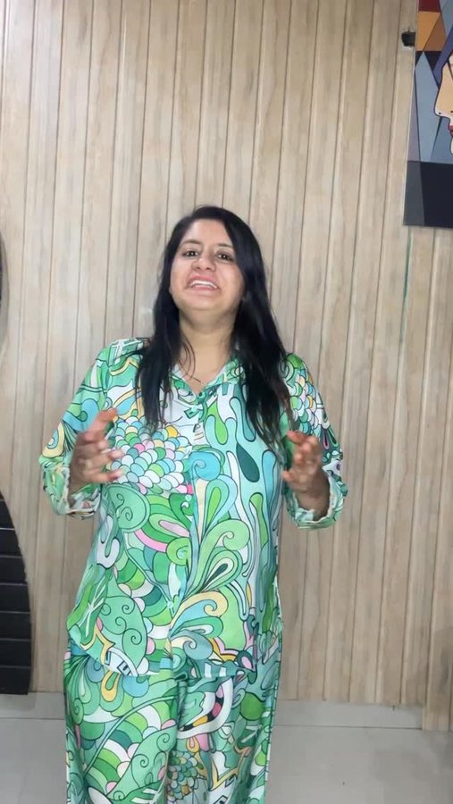 Instagram post by @twinshivangi for Nature Sure. Caption reads: ✅ Fresh & Natural (Informative):
“NatureSure....