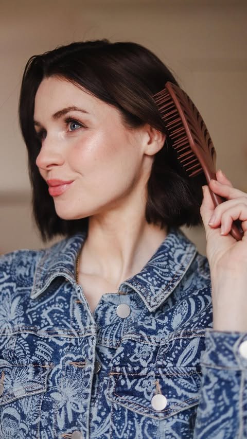 Instagram post by @rachelnorstrom for FHI Heat. Caption reads: [...] smoothing brush for blow drying from....