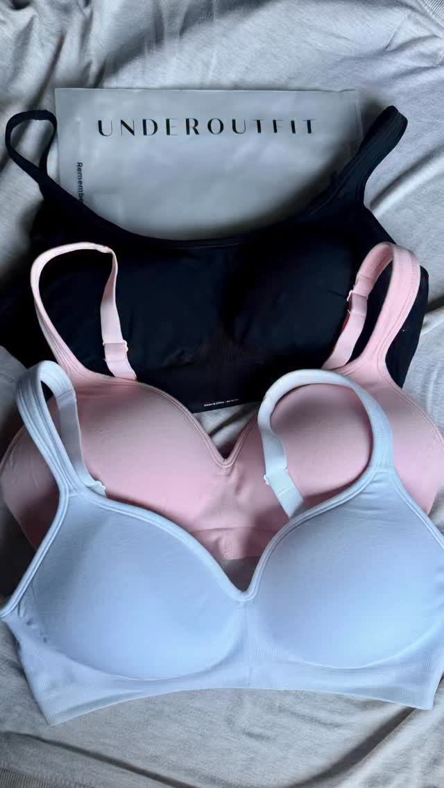 Instagram post by @mamaambsx2 for Underoutfit. Caption reads: [...] BRA for link 🔗 #bras #bra #comfort....